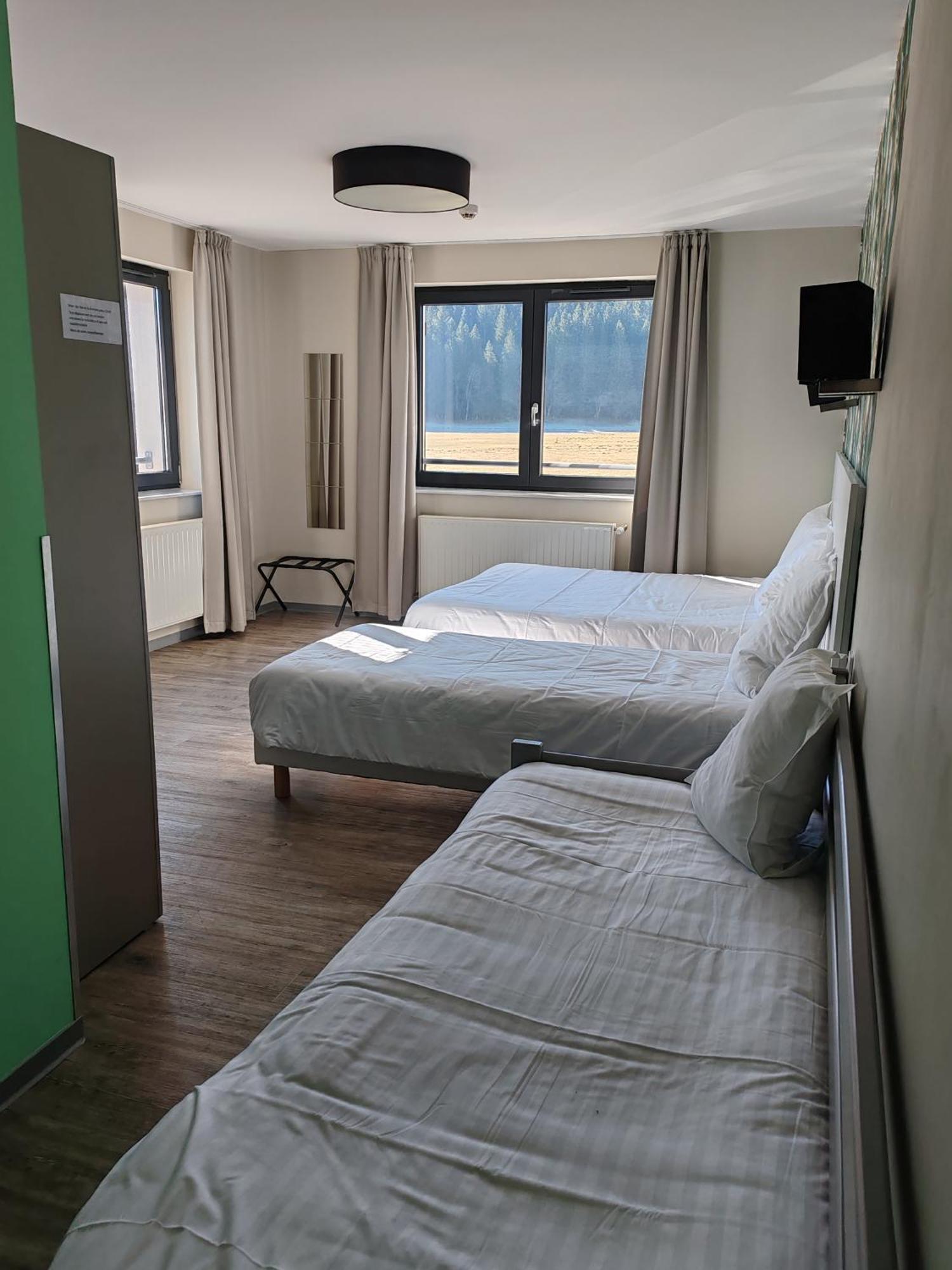 Auberge Du Chateau De Joux La Cluse-et-Mijoux Eksteriør bilde