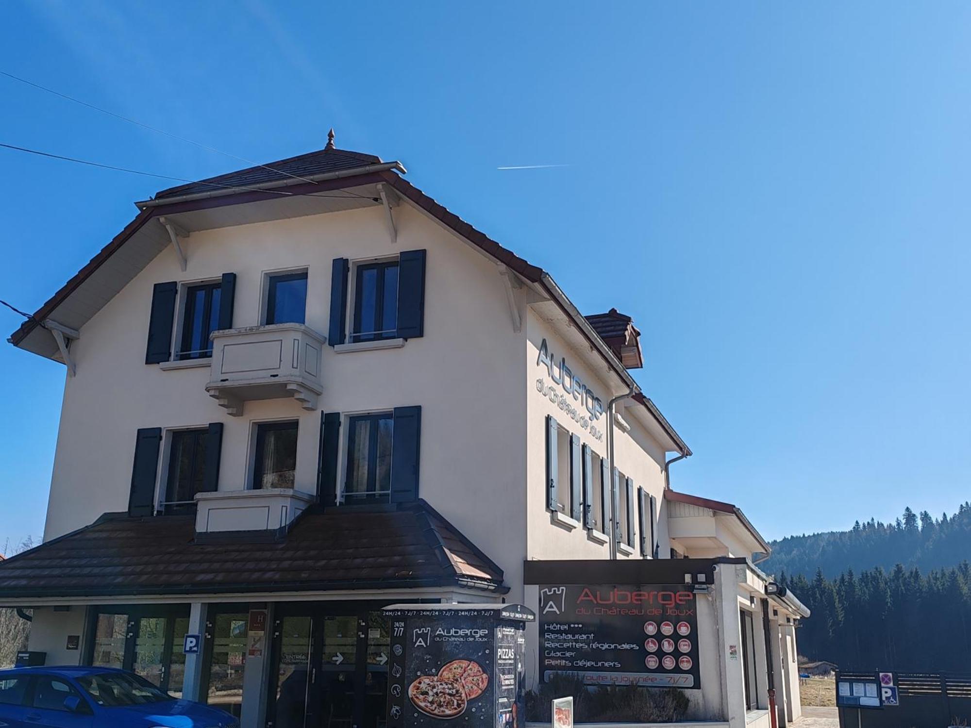 Auberge Du Chateau De Joux La Cluse-et-Mijoux Eksteriør bilde